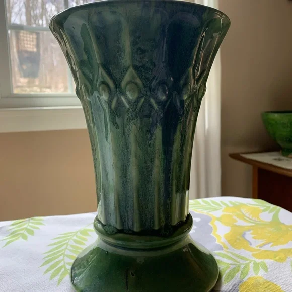 McCoy flower vase - Picture 2 of 10